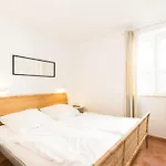6 Duenenhus